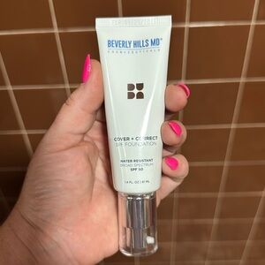 Beverly Hills MD Cover and Correct SPF Foundation 1.4 oz Color Medium